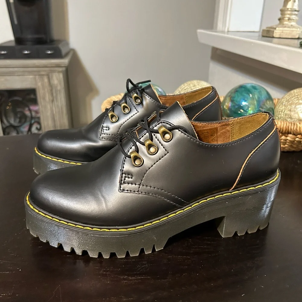 Dr Martens Chunky black platform Leonalo shoes Size 10 New